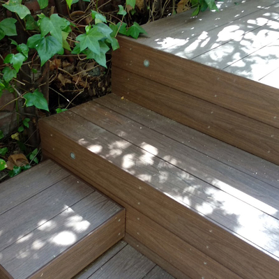 muebles con madera exterior tecnologica