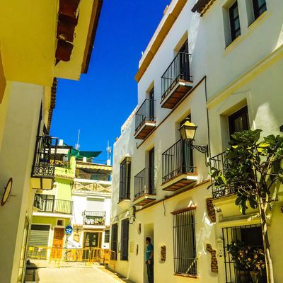 Proyecto de rehabilitacion y ampliación de vivienda y local. Marbella.