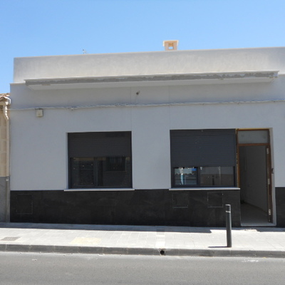 VIVIENDA UNIFAMILIAR ENTRE MEDIANERAS