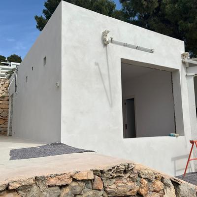 REAPARACION DE FACHADA E INTERIOIRES POR FOLTRACIONES DE AGUA Y HUMEDADES