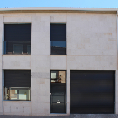 Fachada a calle
