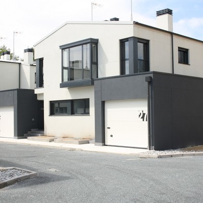 Fachada de una de las 2 hileras de viviendas