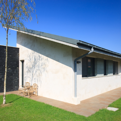 Fachada lateral y posterior