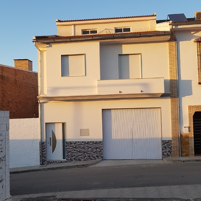 Construcción de vivienda con buardilla
