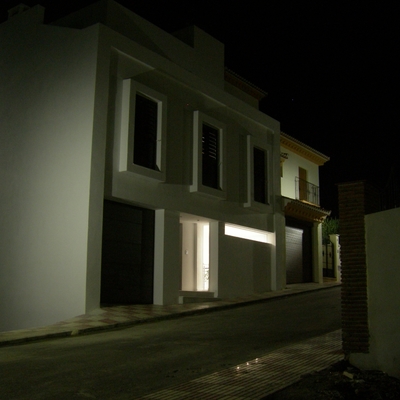 Fachada principal noche