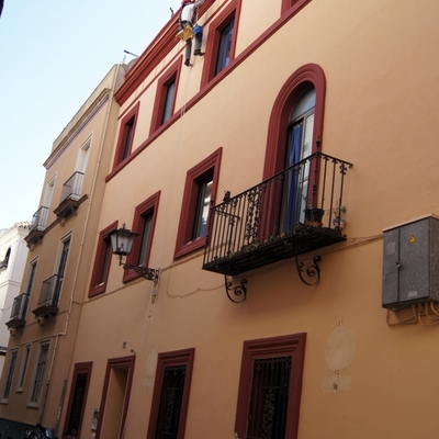 Fachada Y Patio Interior Pension Redes