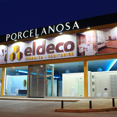 Rehabilitacion de nave industrial con exposicion, oficinas y remodelacion de la fachada