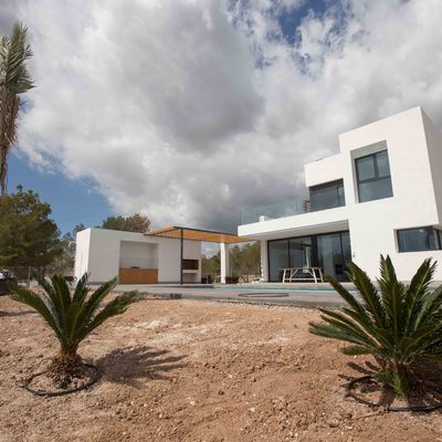 Fachadas a jardín principa