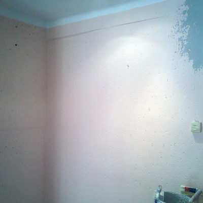 Paredes en proceso de aplicación micro capa