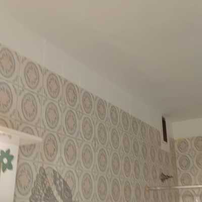 Humedad en cuarto de baño