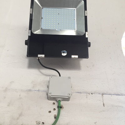 Instalacion de iluminaria led en Nave Industrial