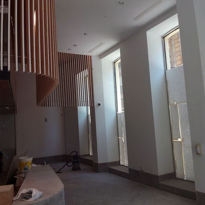 Trabajos en un banco de Gijón