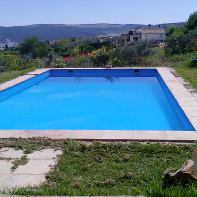 Reparación grietas piscina y colocación gresite