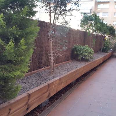 FOTO JARDINERA A MEDIDA.