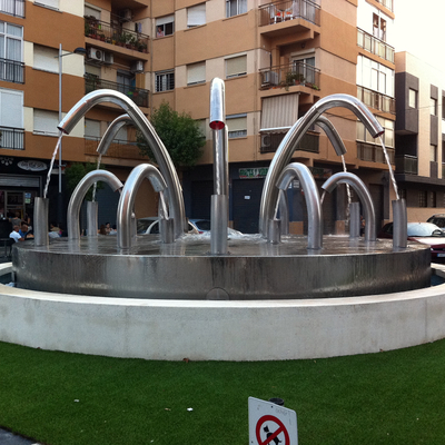 Fuente decorativa en rotonda de Sedaví (Valencia)