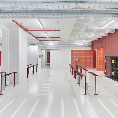 Reconversión de unos trasteros en aparcamiento para vehículos ligeros en un edificio de oficinas propiedad de Inmobiliaria Colonial.