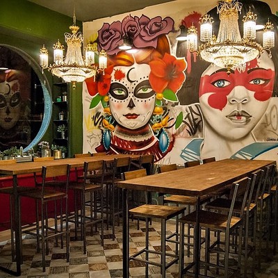 Graffity con lamparas de araña