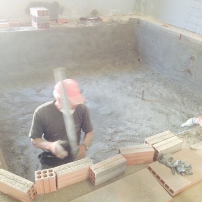 PISCINA INTERIOR CLIMATIZADA