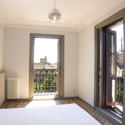Habitación en esquina con doble balconera