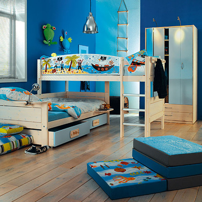 habitación infantil pirata en azul