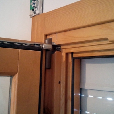 Herraje obscilobatiente con rebajes perfectos