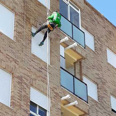 Hidrofugado de fachada y reparacion ventanales