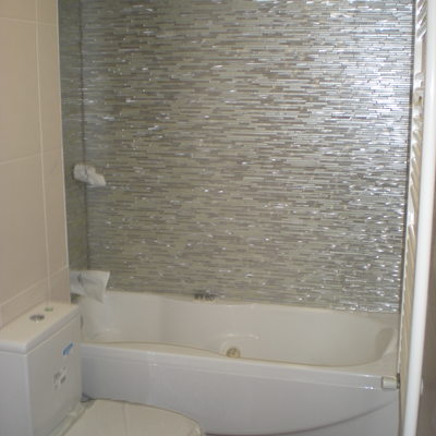 Reforma de baño con cambio de bañera por hidromasaje