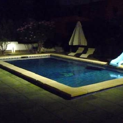 Iluminación en piscina