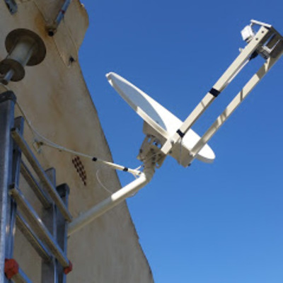 Instalación antena internet satélite