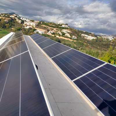 Instalación de placas solares en Benahavis, Málaga