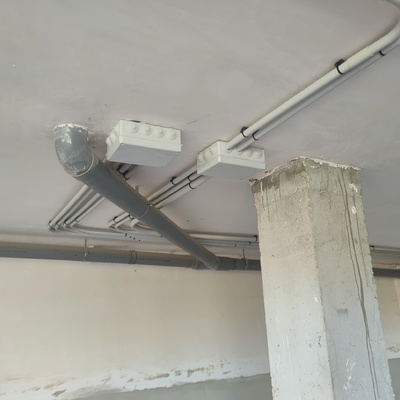 INSTALACIÓN EN PLADUR Y DE SUPERFICIE EN PVC