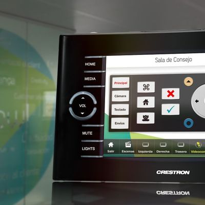 Programación de un  sistema de control Crestron en Sala de Consejo de ItNow! en Barcelona