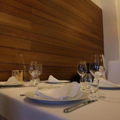 Interior Local. Mesas