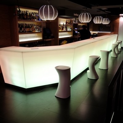 Interiorismo en Cáceres con estilo minimalista y futurista