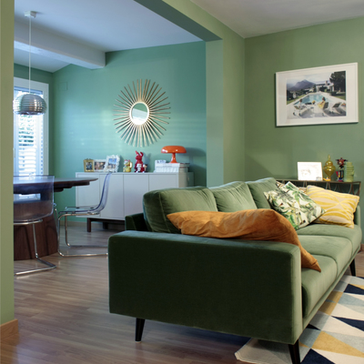 Salón decorado en verde