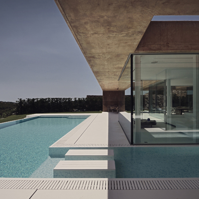 La piscina colabora en la integración interior y exterior