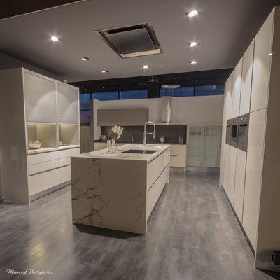 Laca Luxe tirador Gola