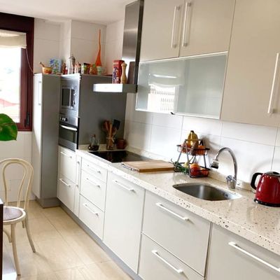 Lacado de muebles de cocina.