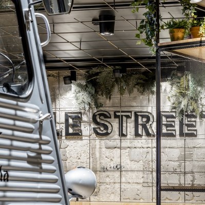 Le Streeter, detalles