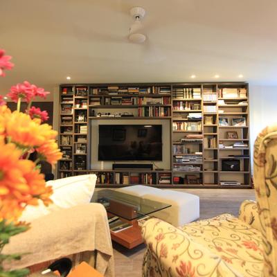 Librería diseñada en exclusiva para el cliente