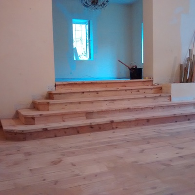 Instalación de suelo con tablón de Renfe