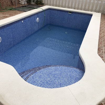 piscina de poliester con fugas