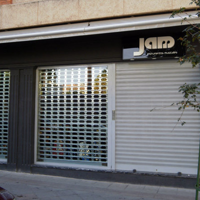 LOCAL COMERCIAL INSTRUMENTOS MUSICALES