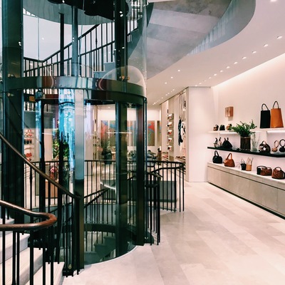 LOEWE FLAGSHIP: MACROPROYECTO LUMÍNICO