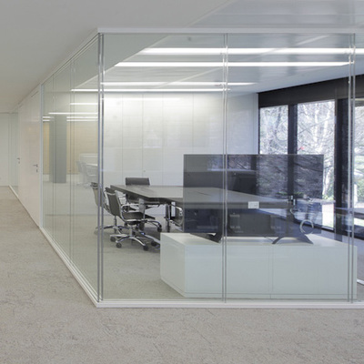 Mamparas de oficina con aislamiento acústico