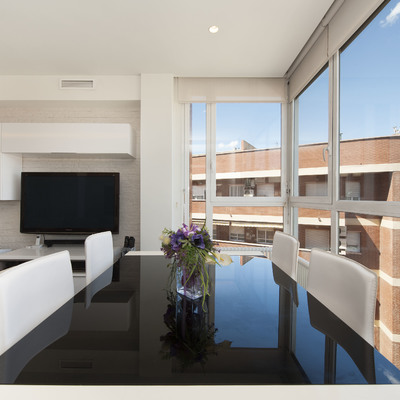 Mesa comedor en negro brillante