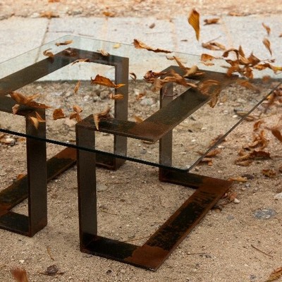 Mesa cristal y hierro