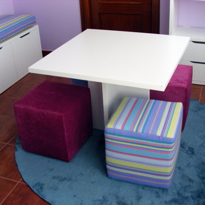 Mesa de juegos a medida de diseño propio.