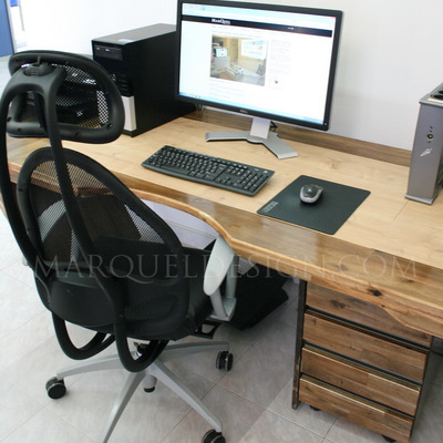 Escritorio con mesa ergonómica para Webstyle, empresa de emarketing
