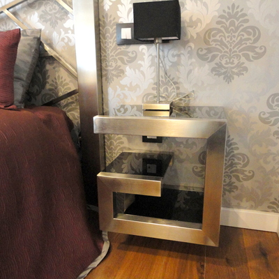 Mesita de noche Milán